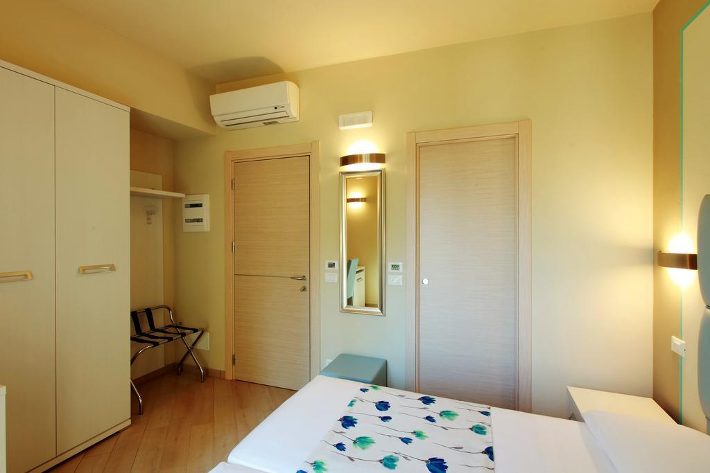 Souvenir Hotel 2*
