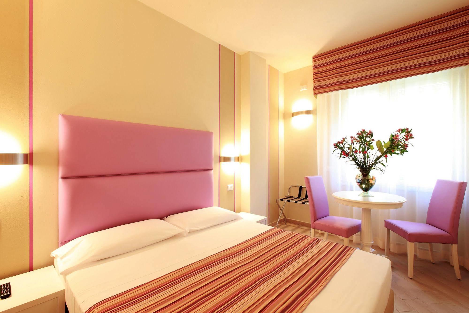 Souvenir Hotel 2*