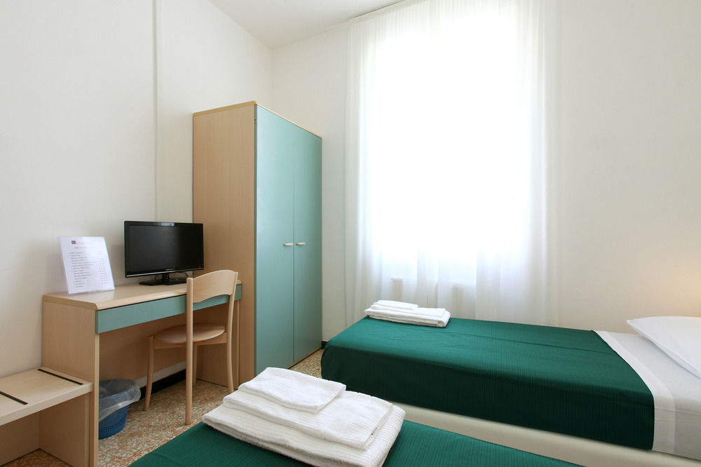 Souvenir Hotel 2*
